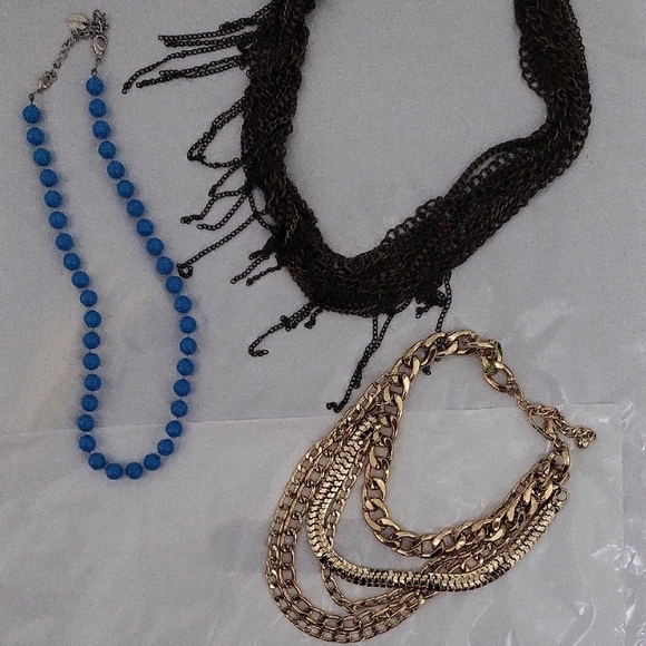 Stylish Black and Gold Necklace with Layered Chains w/ bonus pieces​​ - Picture 1 of 6